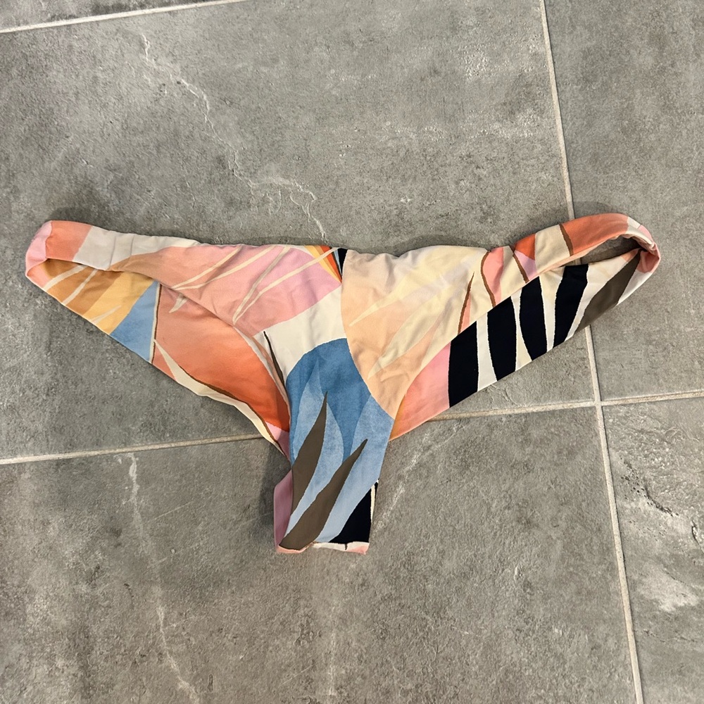 Billabong cheeky bottoms